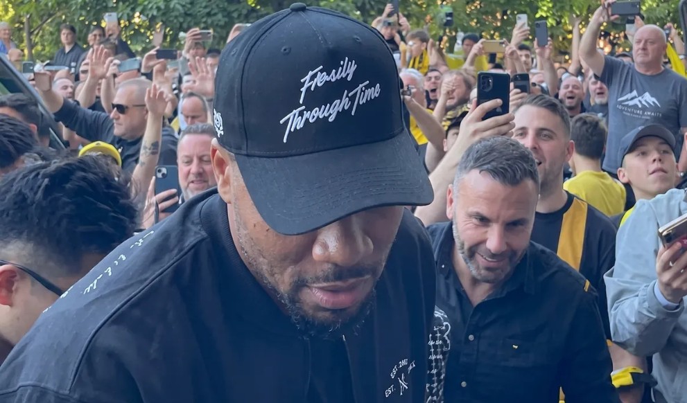 Χαμός στην άφιξη Αντετοκούνμπο – Σιάο στο Αλεξάνδρειο