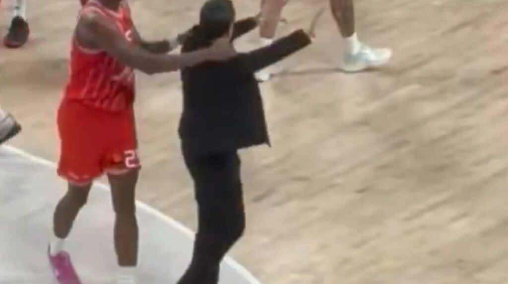 Δημήτρης Ιτούδης: Αποβλήθηκε στο Ρέαλ Μαδρίτης – Χάποελ με δεύτερη τεχνική ποινή