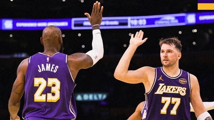 ΛεΜπρόν Tζέιμς και Ντόντσιτς έγραψαν ιστορία με τρία ρεκόρ στη νίκη των Λέικερς