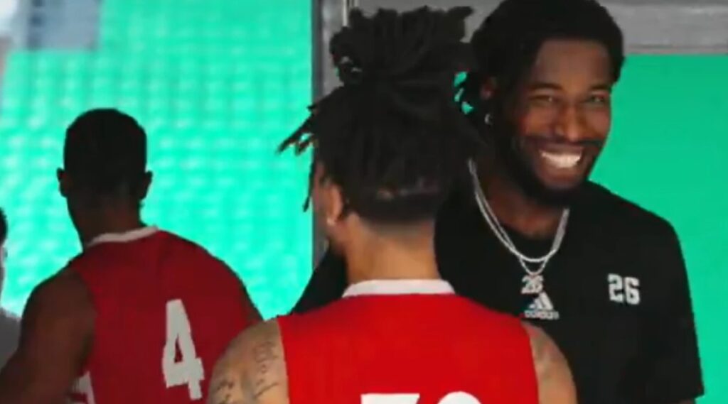 Λεσόρ: «Μπούκαρε» στην προπόνηση της Μονακό και αγκαλιάστηκε με τους παίκτες της