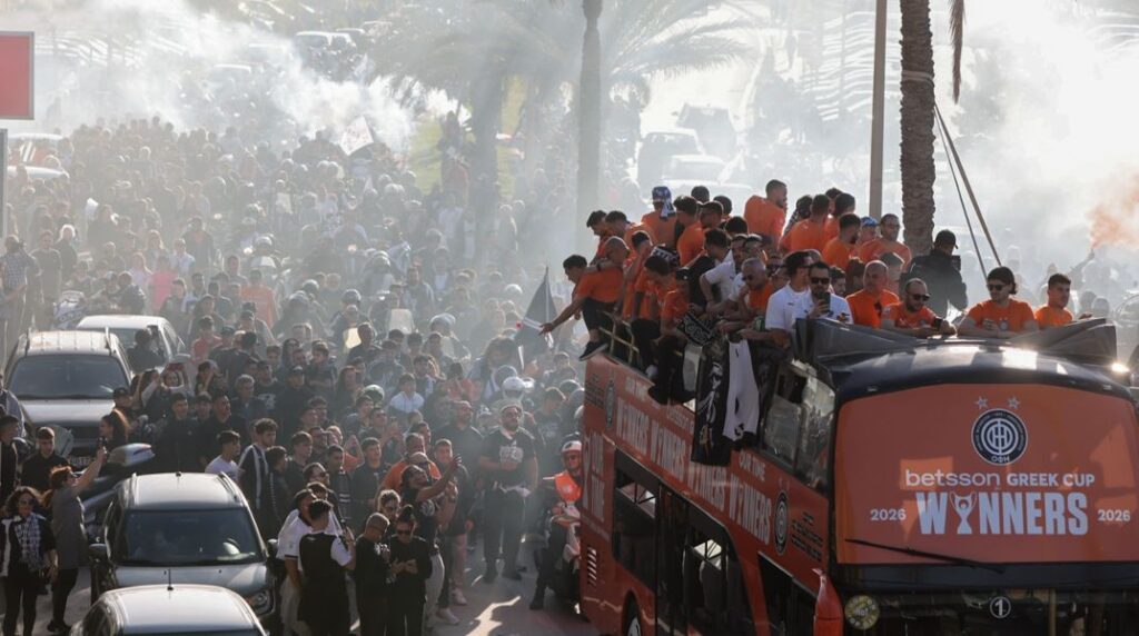 ΟΦΗ: Βούλιαξε το Ηράκλειο για χάρη των ηρώων – Στο επίκεντρο Μπούσης, Κόντης και ο «Captain America» Λαμπρόπουλος (φώτο, βίντεο)