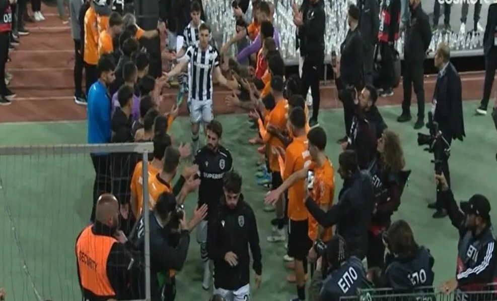 ΟΦΗ: Ιπποτικό pasillo των Κρητικών στους παίκτες του ΠΑΟΚ! (vid)