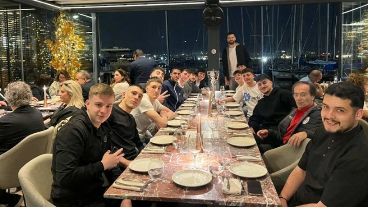 Ολυμπιακός: Οικοδεσπότης ο Άλεκ Πίτερς σε εορταστικό δείπνο των πρωταθλητών εφήβων