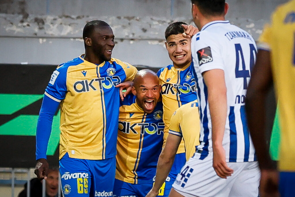 Ο Αστέρας υπέταξε τον Ατρόμητο (4-2) και συνεχίζει να ελπίζει